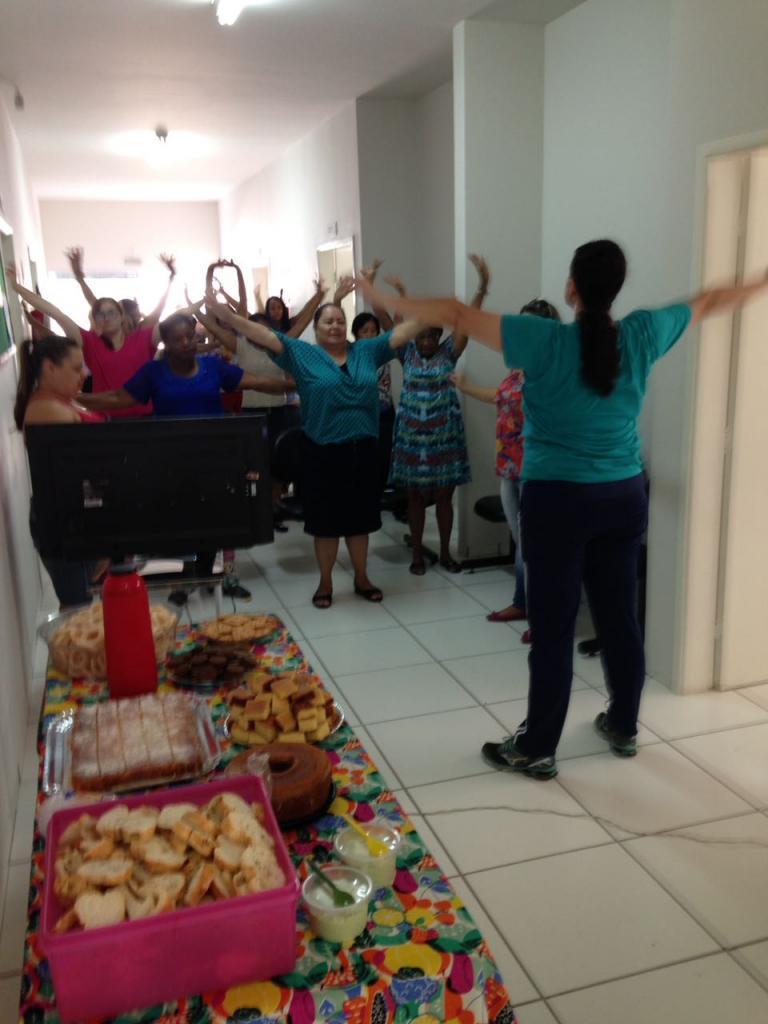 Além de um delicioso café da manhã, as unidades de saúde de Jales ofereceram atividades, testes rápidos e palestras paras as usuárias