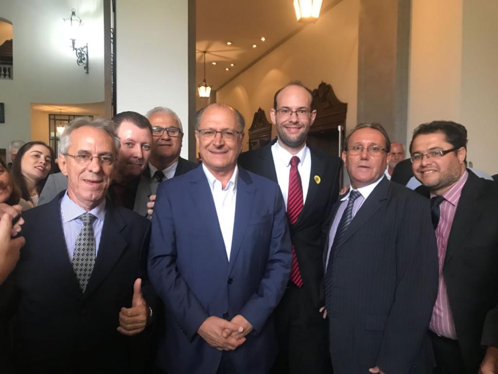 3-Governador Geraldo Alckmin com os vereadores Tomaz do Raio X, Silvanei (Passarinho), Amauri Pinheiro, prefeito Márcio Arjol, vice João Pega Lebre e Rodrigo Mota