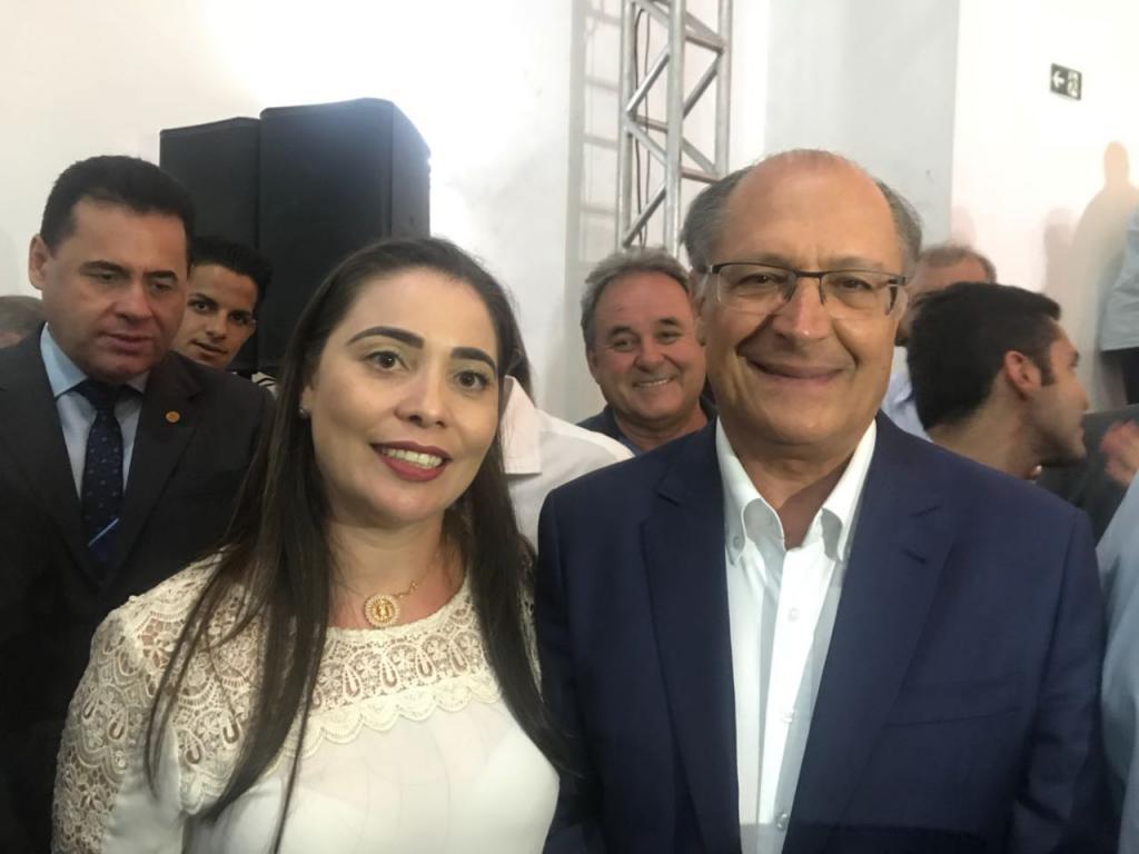 4-Secretária municipal de Saúde, Alessandra Dias Marin, falou da cidade de Urânia ao governador