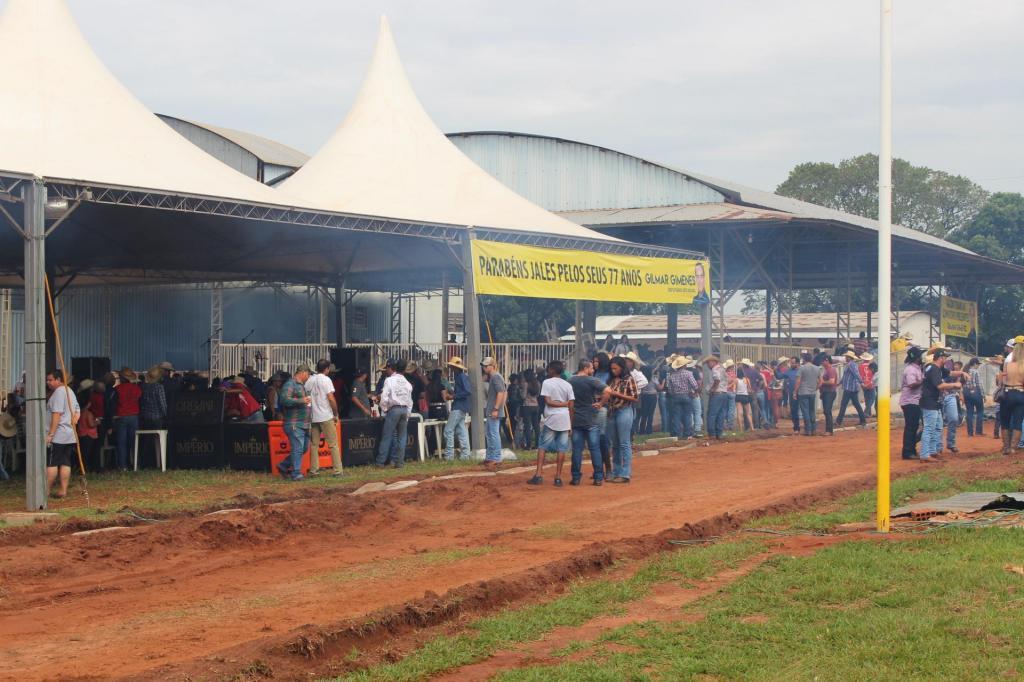 Dois ambientes foram montados no recinto onde aconteceu o almoço oferecido aos participantes