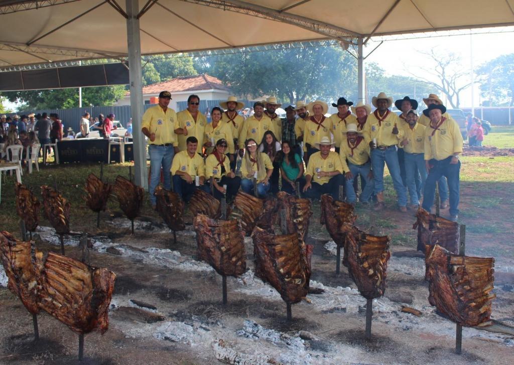 Integrantes da Comissão Organizadora participaram do almoço servido a todos os participantes, que contou com fartura no cardápio