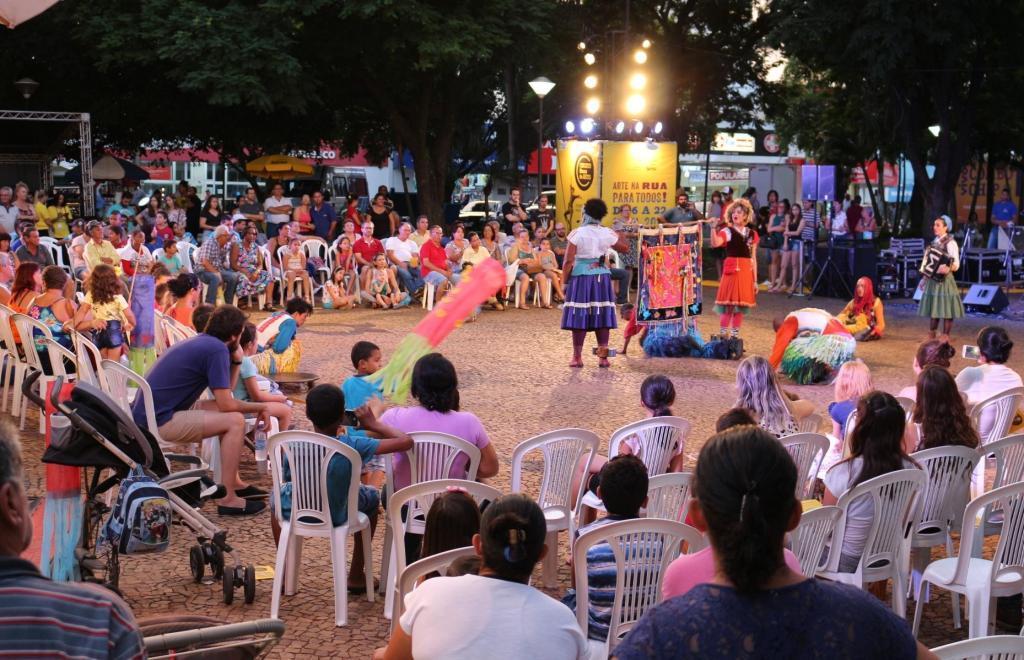 Música, teatro, cinema, artes visuais e literatura foram representados na edição de Jales do Circuito Sesc de Artes