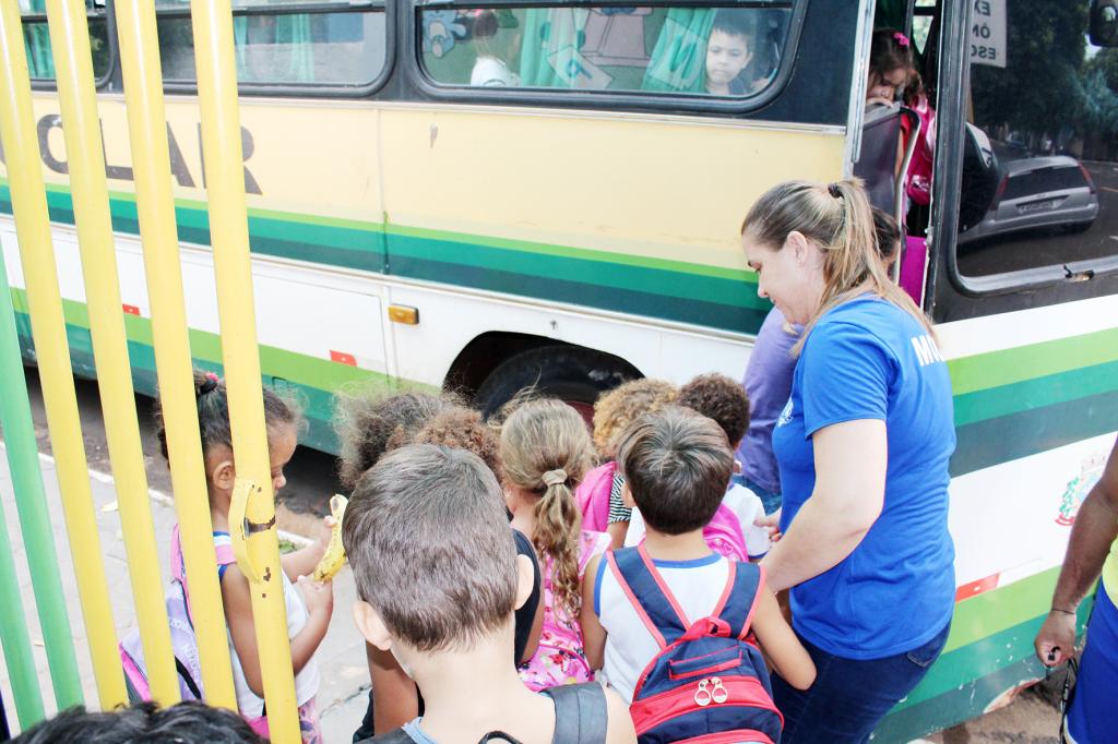 Prefeitura de Urânia disponibiliza nova linha de transporte escolar