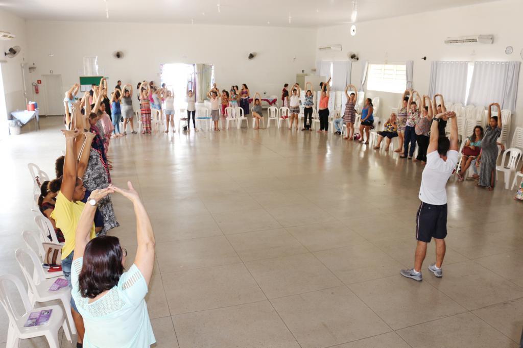 Atividades e orientações marcaram o Chá de Gestantes promovido pelo Fundo Social de Solidariedade de Jales em parceria com a Prefeitura