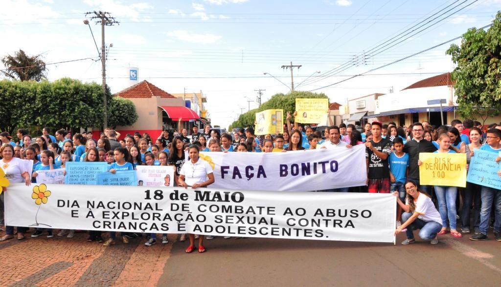Alunos da Escola Estadual E.E. Carlos Celso Lenarduzzi