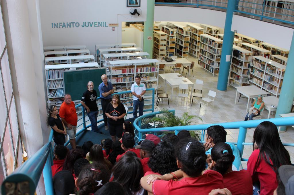– Alunos de escolas municipais e estaduais de Jales e Urânia participaram da Semana da Poesia