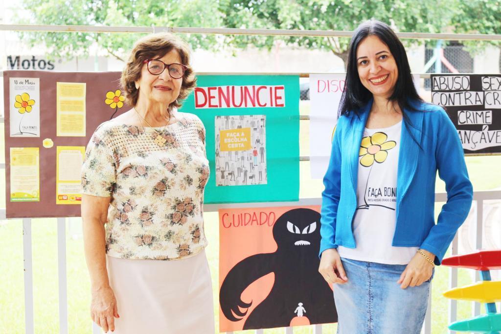 A Secretária de Educação, Lourdes Marcondes Resende, prestigiando a exposição ao lado da coordenadora da EMEI, Idenir