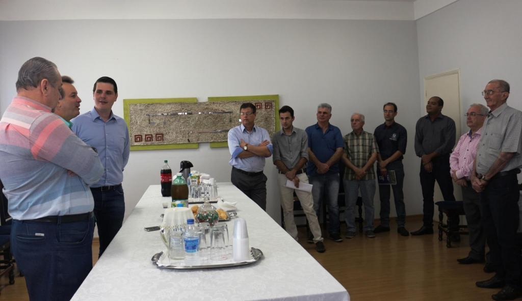 Secretários municipais, servidores e vereadores prestigiaram a visita do deputado Cauê Macris