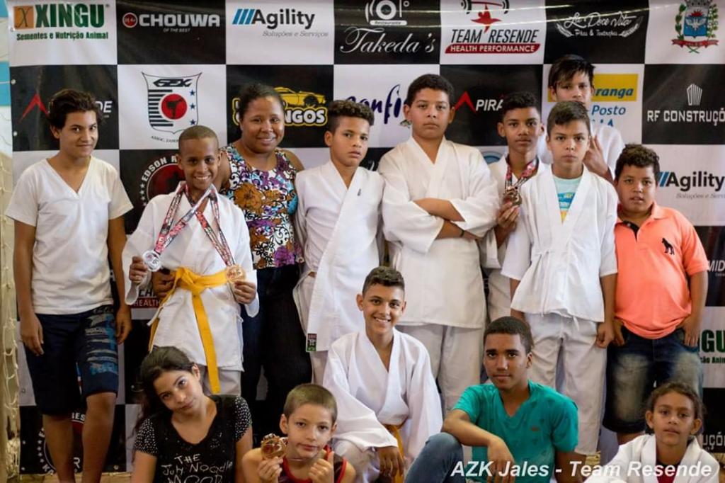 Alunos do Projeto Sonho Meu conquistam medalhas de ouro na 4ª Copa Interestadual de Karatê de Jales