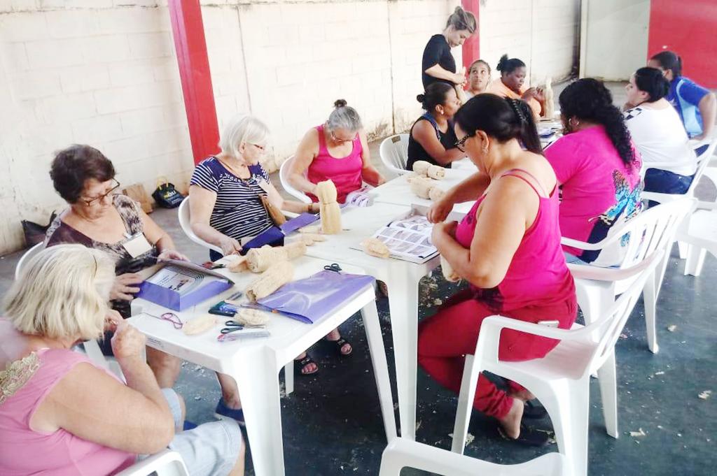Fundo Social de Urânia e SENAR promovem curso de confecção de artefatos para datas comemorativas