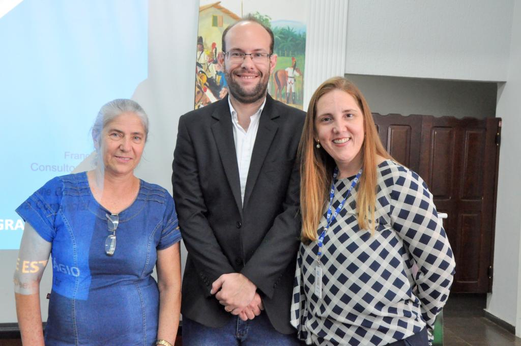 Representante do CIEE se reúne com empresários de Urânia
