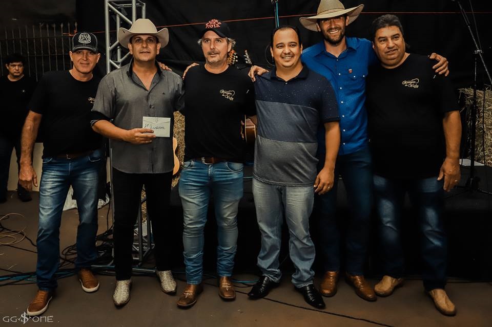 Primeiro Festival de Música Sertaneja premia as duplas finalistas
