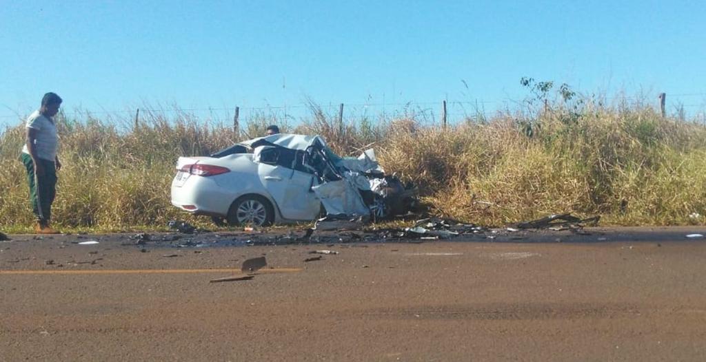 Acidente entre van e carro mata motorista em vicinal de Paranapuã