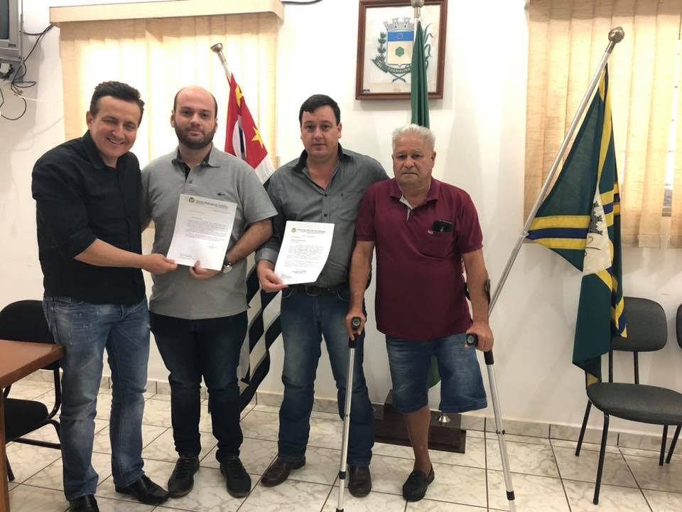 Além da emenda, os envolvidos protocolaram um novo ofício referente a adequação da quadra da Escola Municipal