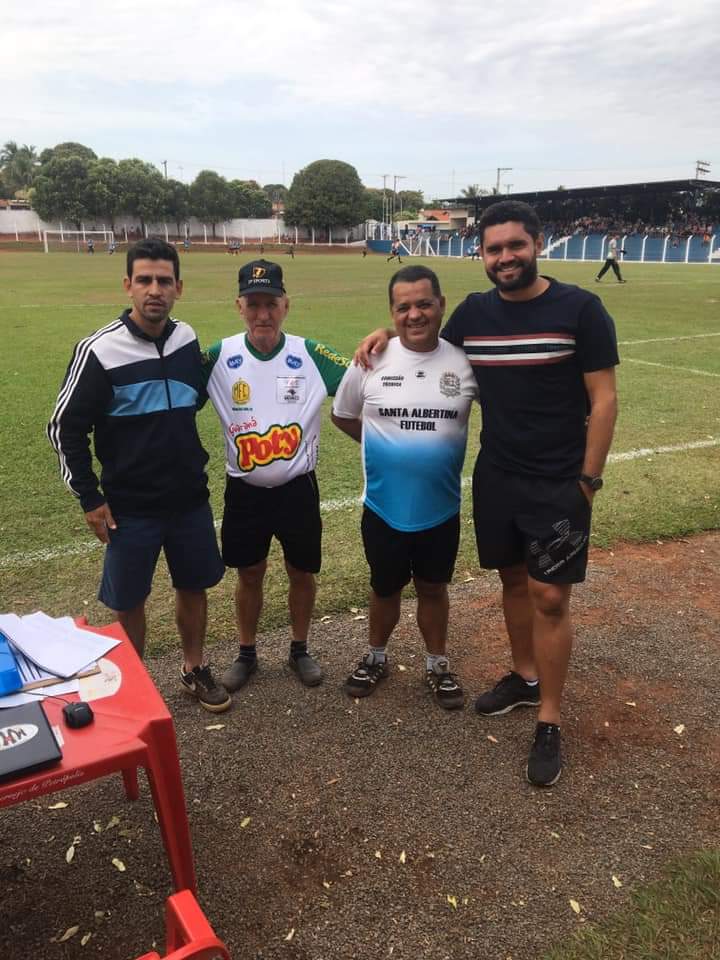 O árbitro Mateus, o diretor “Batata”, o secretário de Esportes Rildo Meireles e Danilo, organizador do evento do Mirassol Esporte Clube