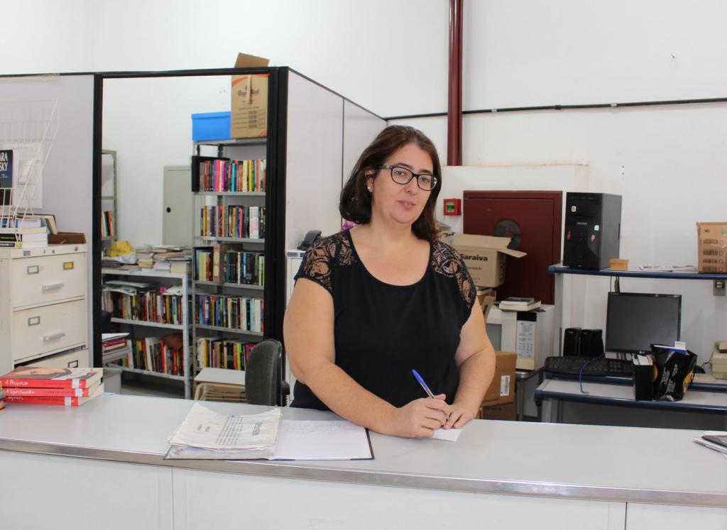 Reserva de livros e outros serviços estão disponíveis no WhatsApp da Biblioteca