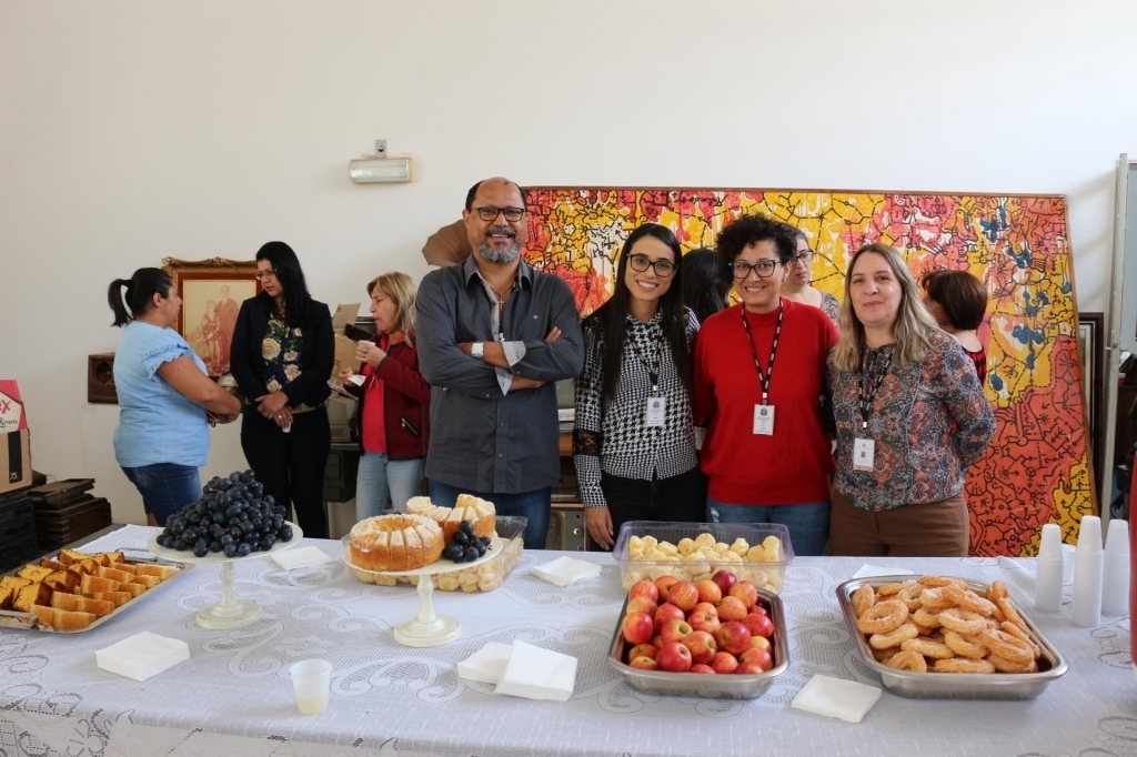 A equipe da Central de Penas de Jales é composta por Wilson Neves da Silva, oficial administrativo, Jusley Souza, técnica responsável, Larissa Franciele Pereira, estagiária de psicologia e Adriana Martins Gomes, diretora regional