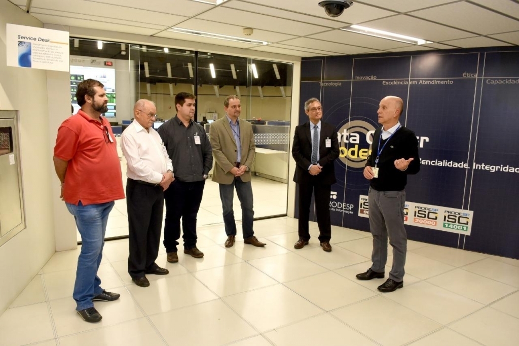 A comitiva jalesense conheceu o Data Center da PRODESP