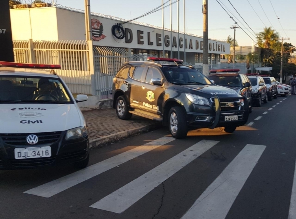 Polícia Civil desmantela quadrilha que vendia drogas para universitários