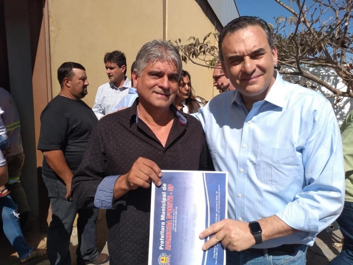 Prefeito de Aparecida D'Oeste entrega ofício para conquista de verba com destino à cobertura de Centro Comunitário