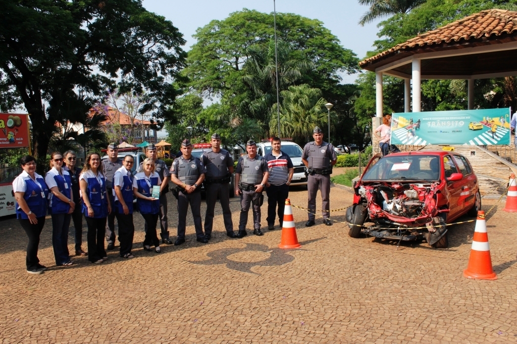 Detran-SP realiza intervenção sobre conscientização no trânsito na Praça João Mariano de Freitas
