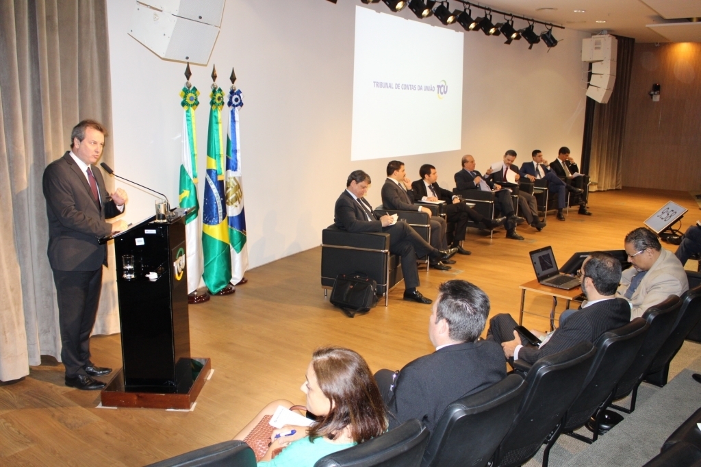 O prefeito Flá representou os 645 municípios do Estado no painel técnico realizado pelo Tribunal de Contas da União em Brasília