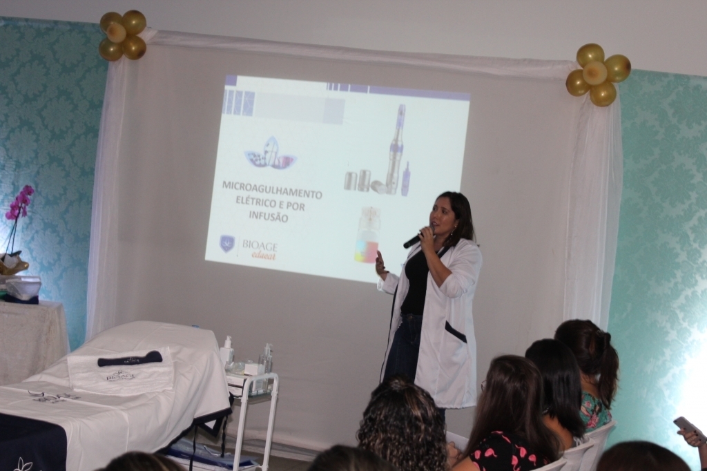 Para encerrar o ciclo de palestras, “Microagulhamento de infusão” foi tema ministrado pela profissional Gislaine Dionísio