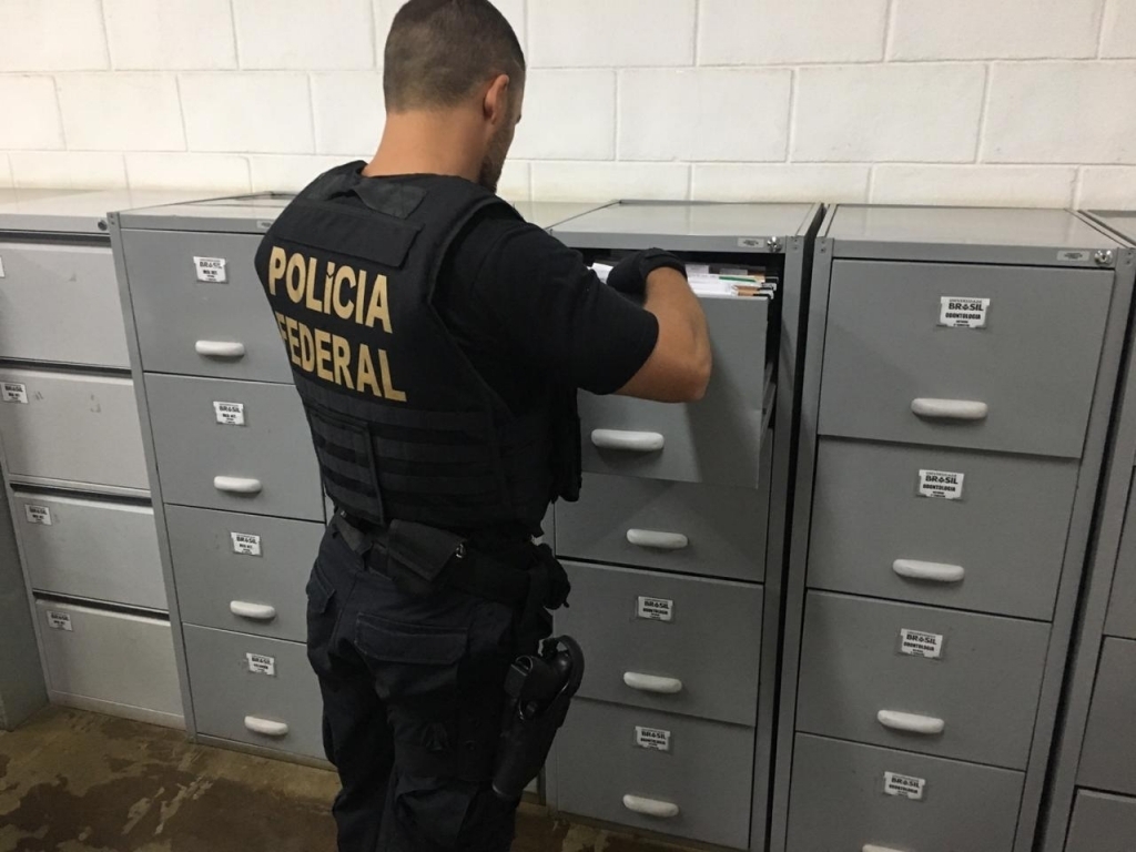 Policiais federais fizeram busca em universidade
