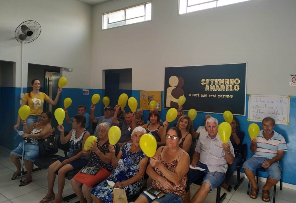 Além da palestra foi realizada a dinâmica das bexigas amarelas com frases de motivação e valorização da vida