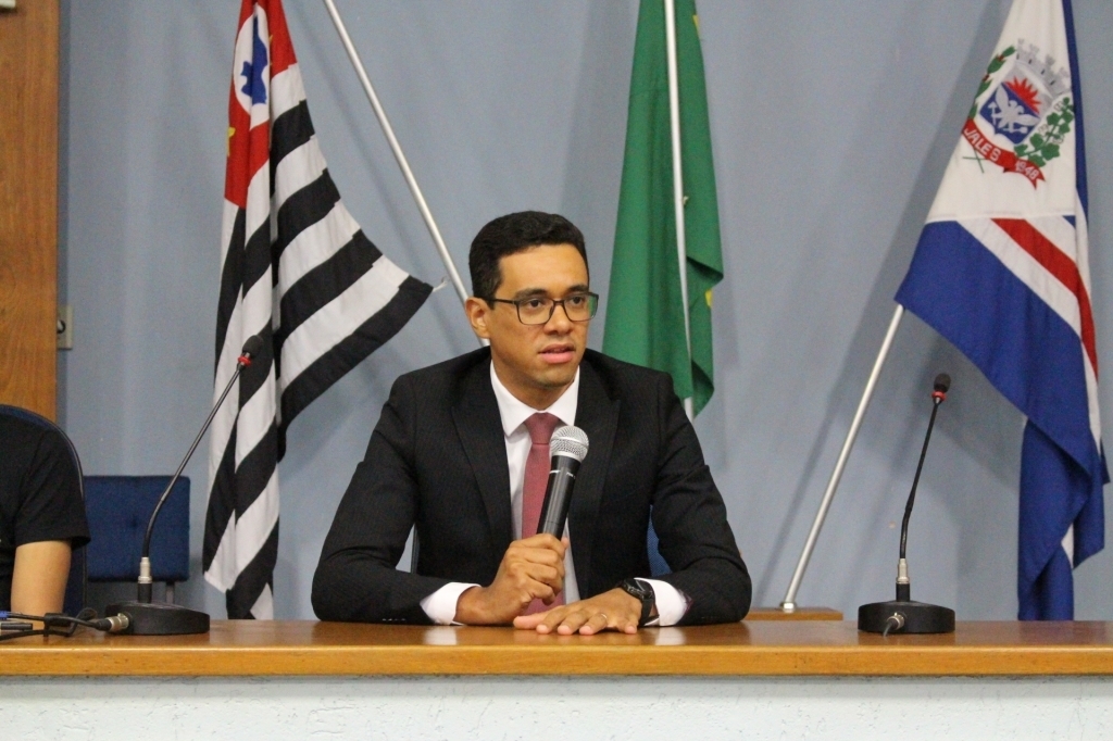 O promotor Cleiton Luís da Silva iniciou o encontro explanando sobre a Lei Federal 13.431/2017 e suas implicações