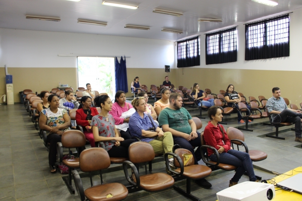 Bolsistas e convidados participaram do lançamento do programa oferecido pela ETEC Jales em parceria com a Prefeitura