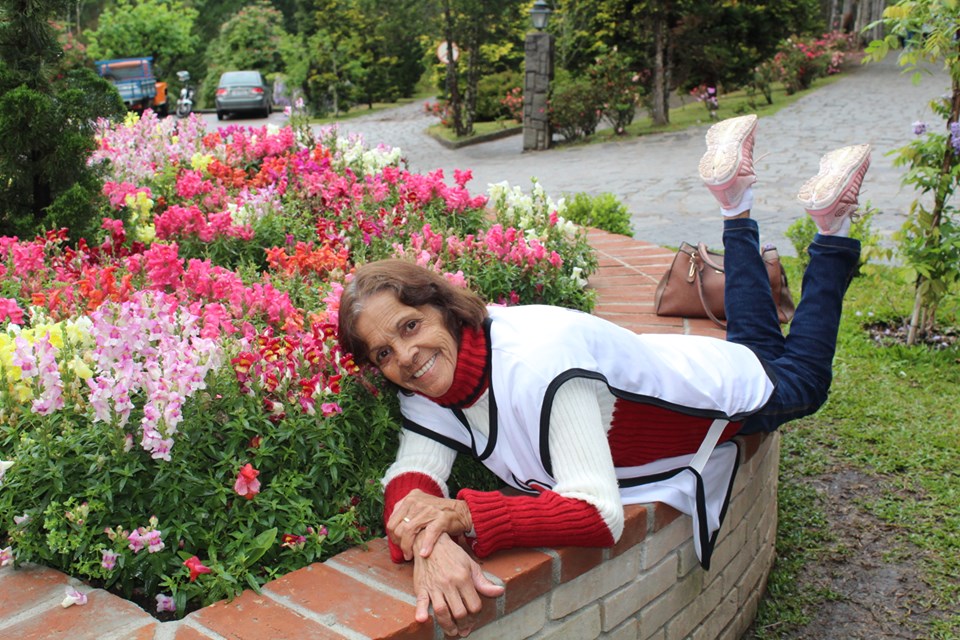 Vera Lúcia Ferreira, a Verinha, não economizou nas poses na linda cidade