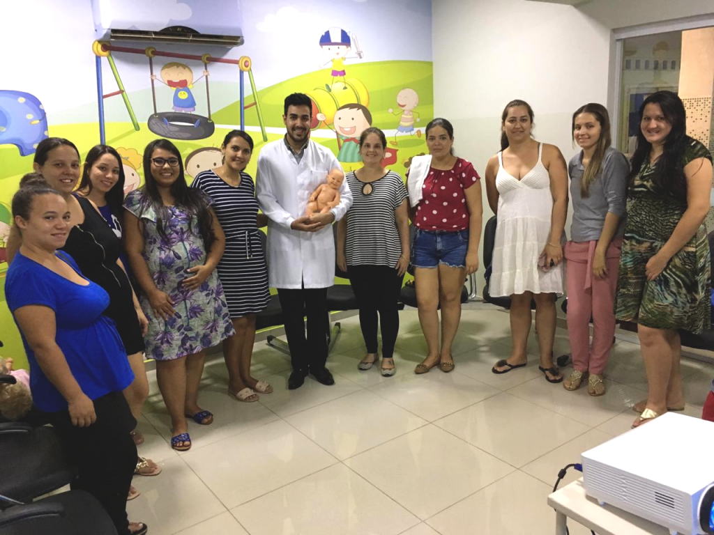 Grupo de gestantes de Urânia aprende técnica de massagem que alivia cólicas e traz mais conforto para os bebês