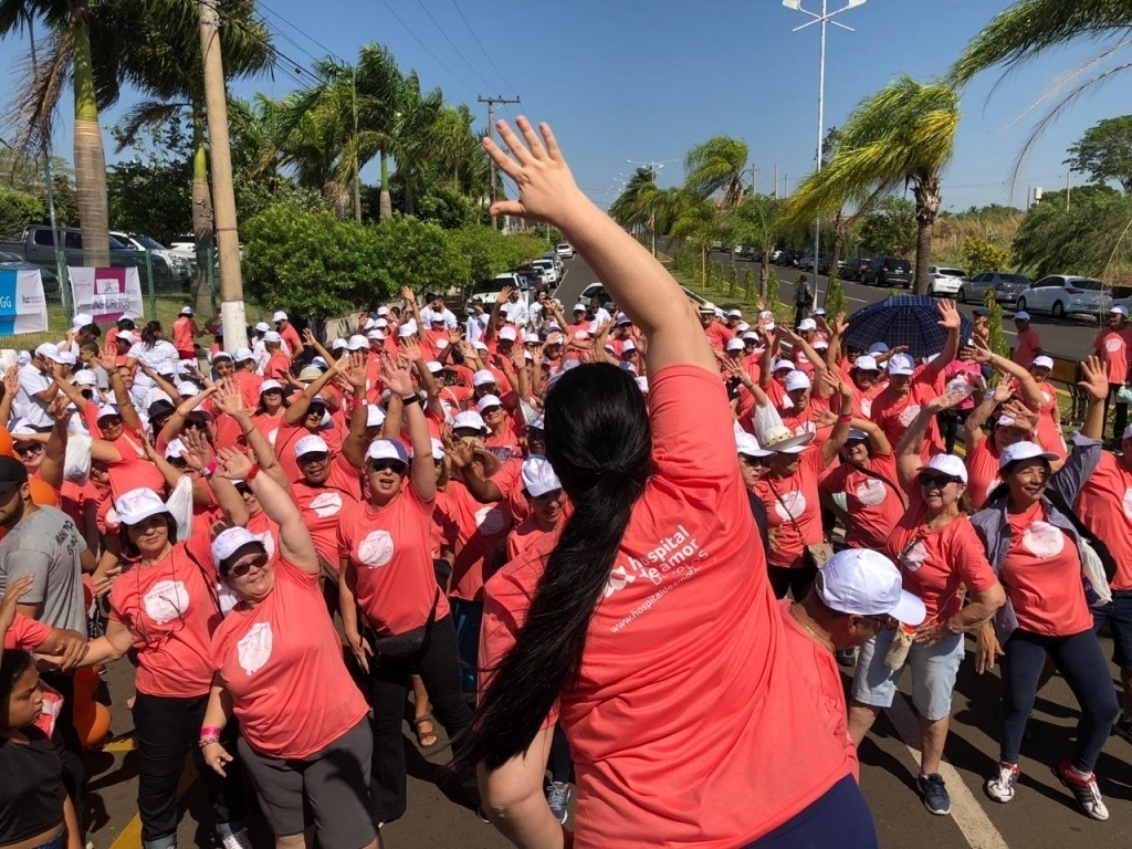 Hospital de Amor: 1ª Caminhada “Lado a Lado com o Idoso” reúne centenas de pessoas