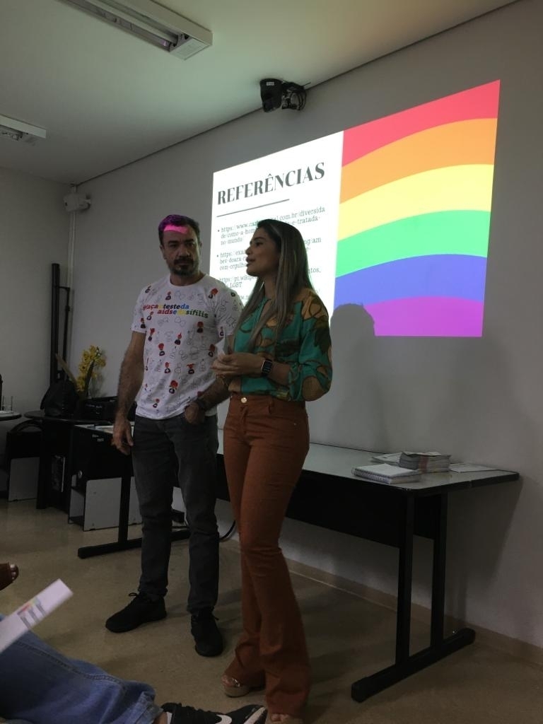 O psicólogo do SAE/CTA, Kleber Rogério Trivizoli da Silva e a coordenadora Dieine Morise Garcia explicaram que a finalidade da capacitação finalidade é acabar com a discriminação contra a comunidade LGBTQ+