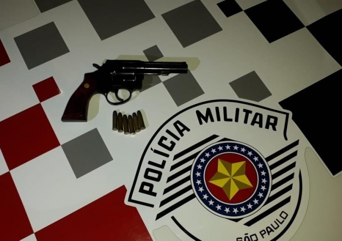 Plantão policial: PM prende homem com revólver na UPA (24h) de Jales