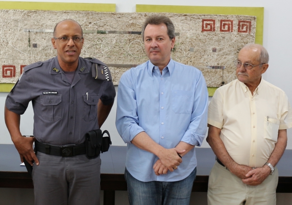 O comandante do 16º BPM/I, Coronel J. Wilson, o prefeito Flá e o presidente do CONSEG, Roberto Vieira Lima