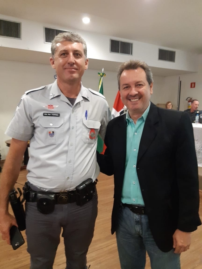 Prefeito Flá prestigia entrega de Láurea de Mérito Pessoal a policiais rodoviários em Rio Preto