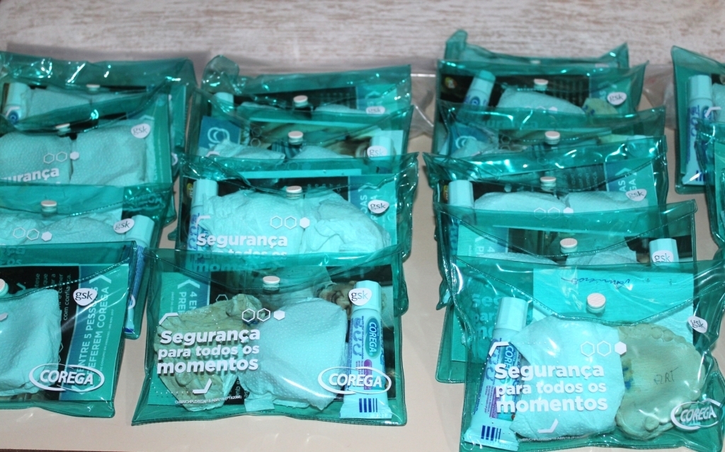 As próteses dos beneficiados colocadas nos pacientes