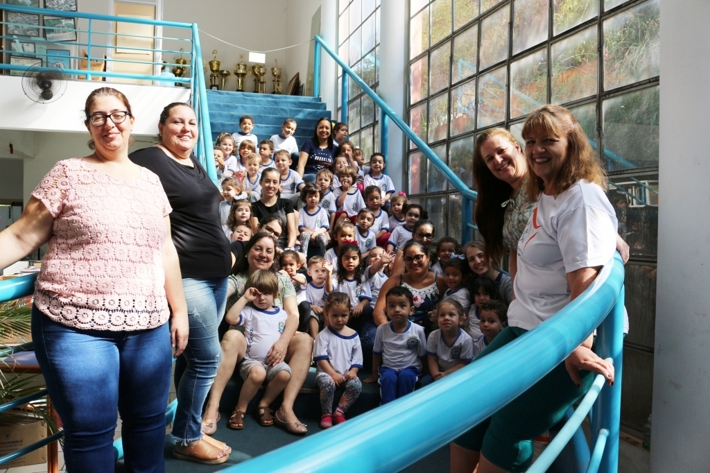 Os alunos da EMEI do Jardim Arapuã se divertiram muito durante o passeio