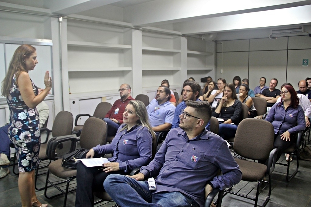 Em Fernandópolis a reunião foi realizada nas dependências da Associação Comercial