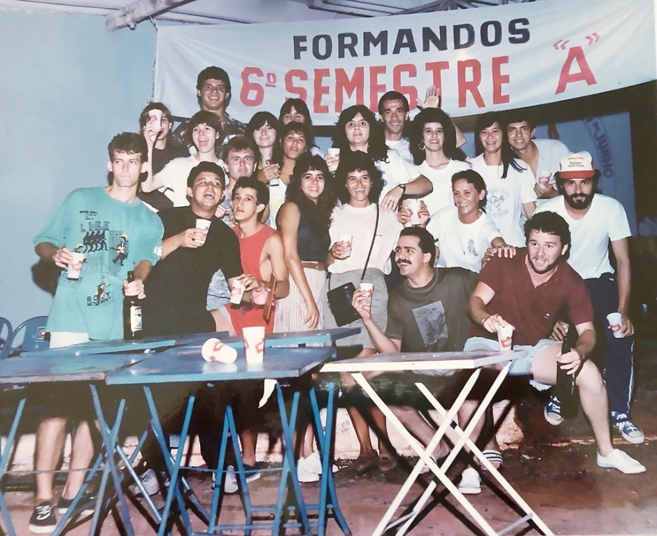 A turma de Educação Física, em 1989