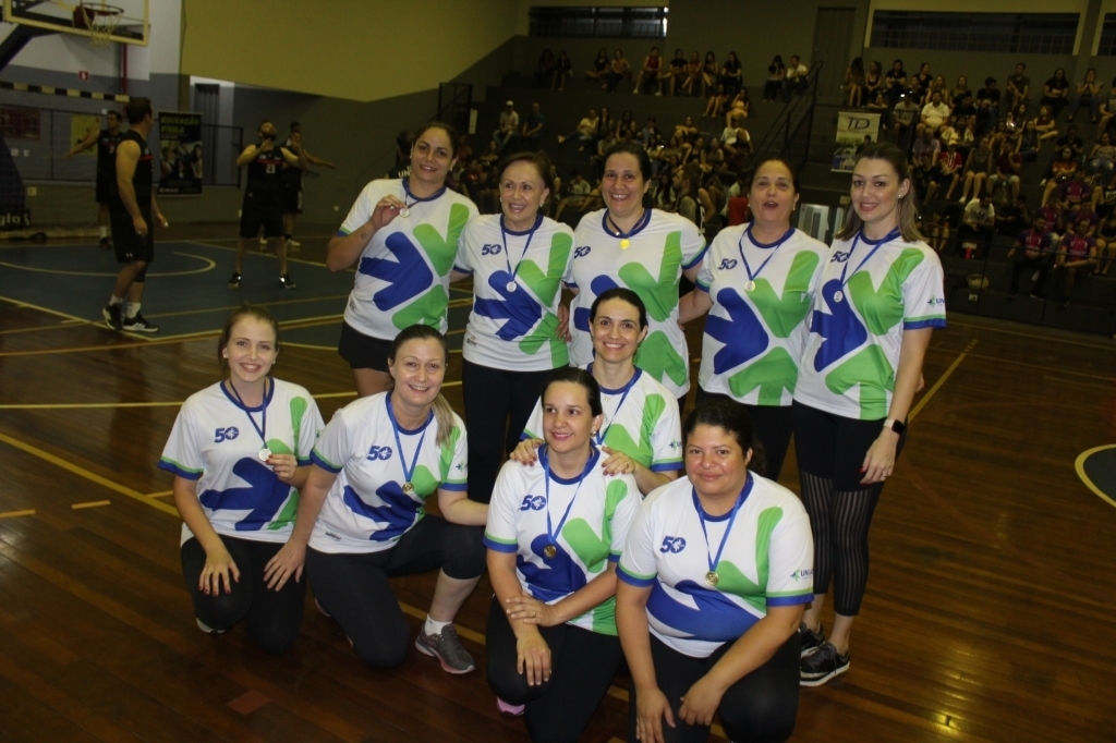 Pela primeira vez, a equipe da Unijales competiu no vôlei feminino e já levou medalha de ouro pra casa