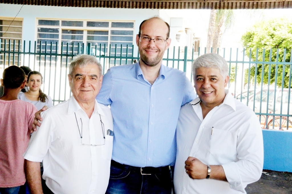 O vereador Dr. Orlando Vieira também prestigiou a festa ao lado do prefeito Márcio e do deputado estadual Sargento Neri