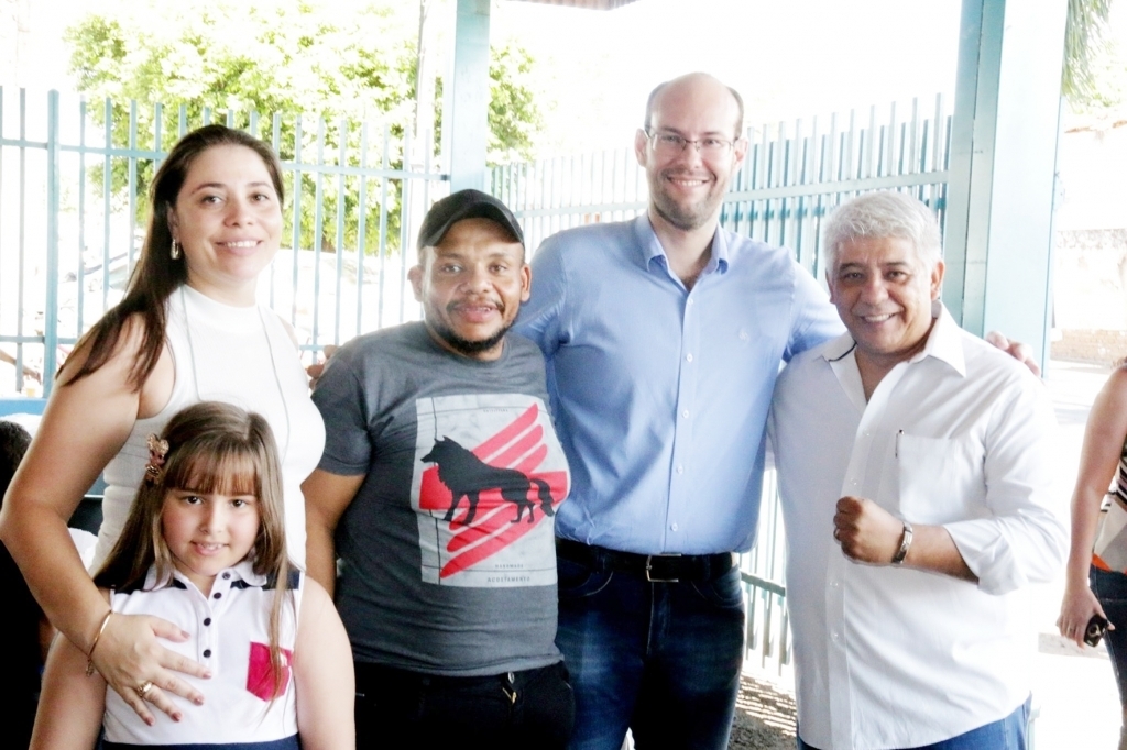 Também participaram do evento, a secretária de saúde, Alessandra Marin, a filha Maria Cecília, Davi do Garção, prefeito Marcio e Sargento Neri