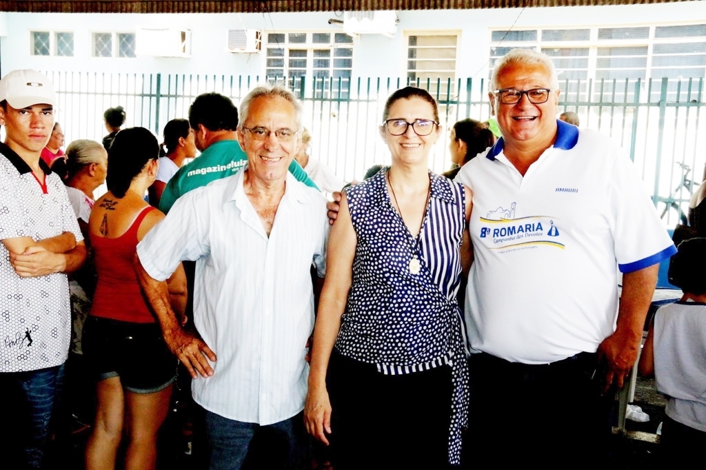O vereador Tomaz do Raio-X com os amigos Rosana e Amauri Pinheiro, presidente da Câmara Municipal