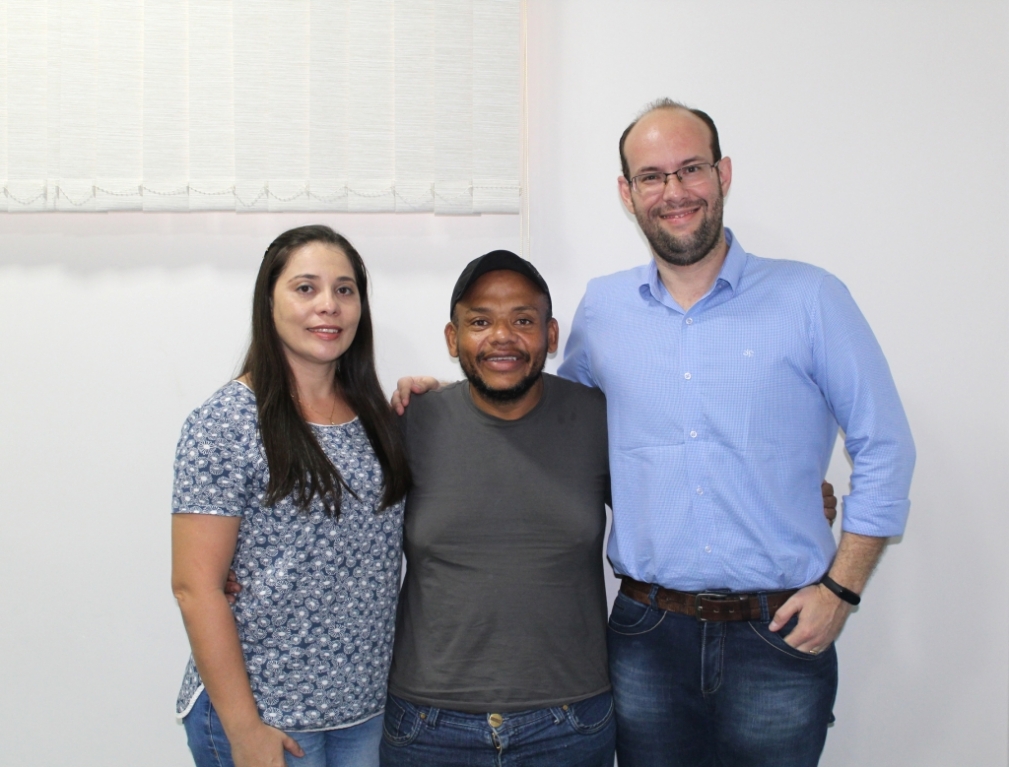 A secretária de saúde, Alessandra Marin, e o prefeito Márcio Arjol agradeceram o empenho do amigo da Santa Casa, Davi do Garção, na arrecadação dos produtos