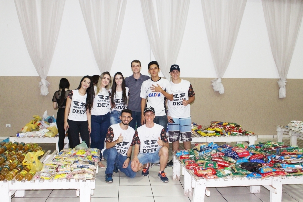 Grupo de Jovens “Ajudantes de Cristo” da Paróquia Santo Antônio