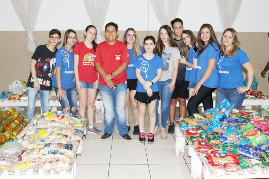 Muitos jovens colaboraram com a ação promovida pelo Fundo Social de Solidariedade de Jales