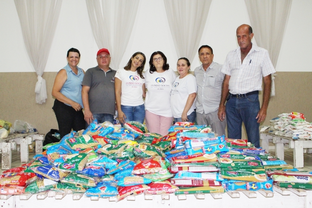 Funcionários da Prefeitura Municipal de Jales e do Fundo Social de Solidariedade de Jales